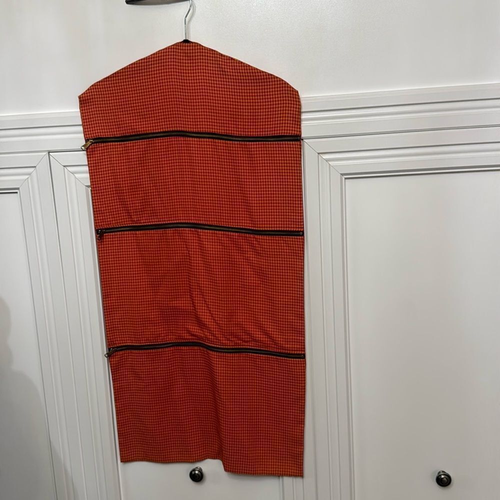 Floral Hanging‎ Organizer with Three Zip Pockets